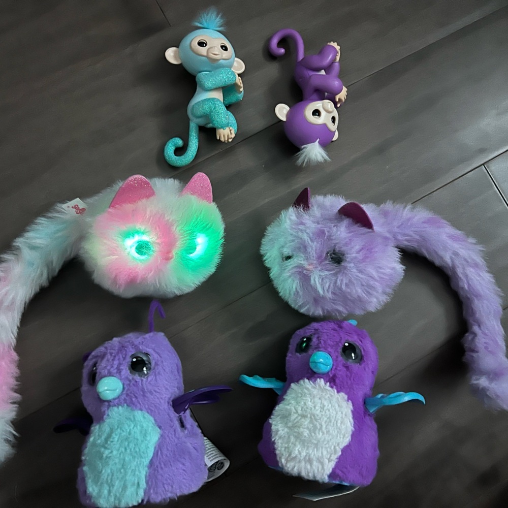 Interactive toys - Hatchimal - Pomsies and Fingerlings